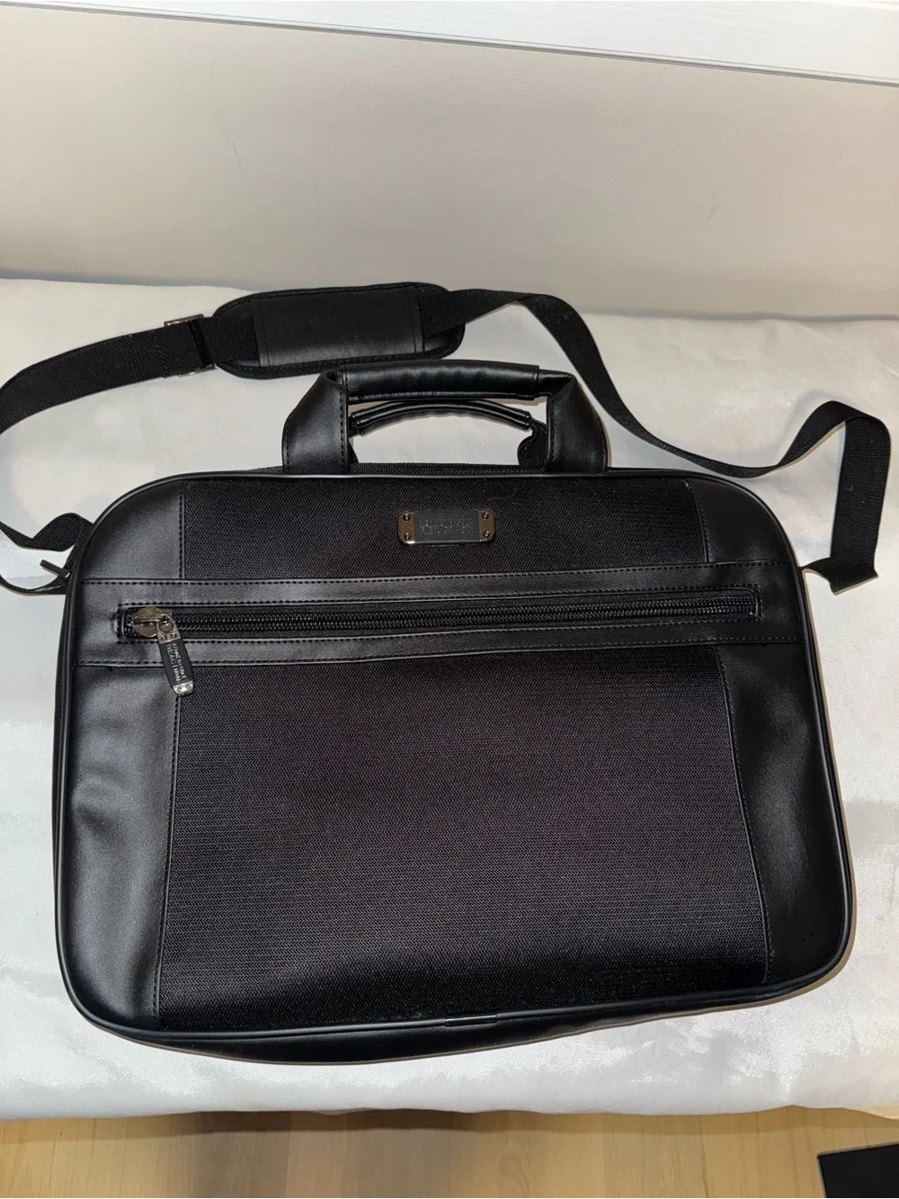 Kenneth Cole Reaction Black Laptop Briefcase with Shoulder Strap